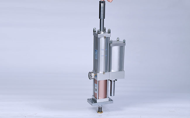 預壓行程可調氣液增壓缸