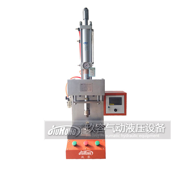 半弓型預壓行程可調氣液壓力機